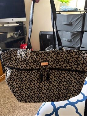 Tommy Hilfiger Black & Beige Signature Tote